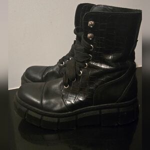 Alohas Black Leather Combat Boots, size 36
